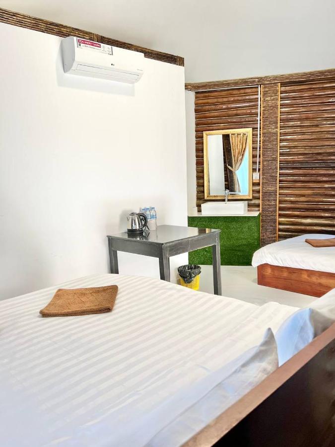 M'Pay Bay Guesthouse เกาะรงสำลน ภายนอก รูปภาพ