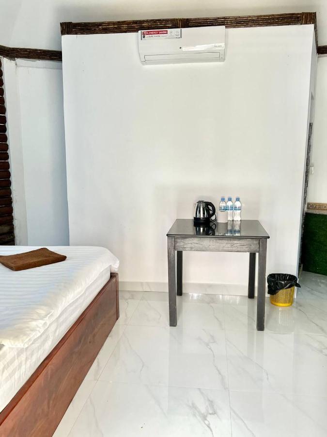 M'Pay Bay Guesthouse เกาะรงสำลน ภายนอก รูปภาพ