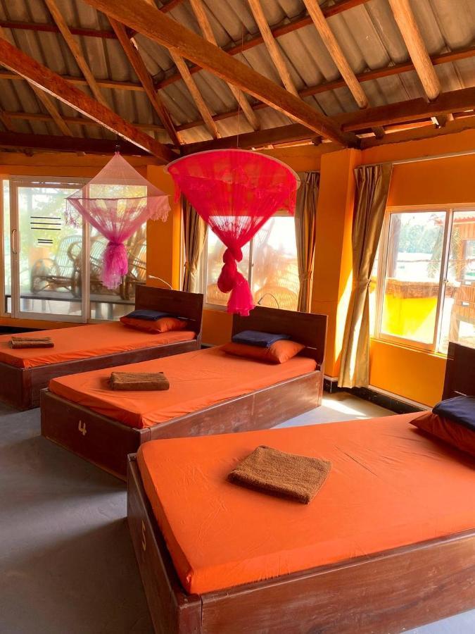 M'Pay Bay Guesthouse เกาะรงสำลน ภายนอก รูปภาพ