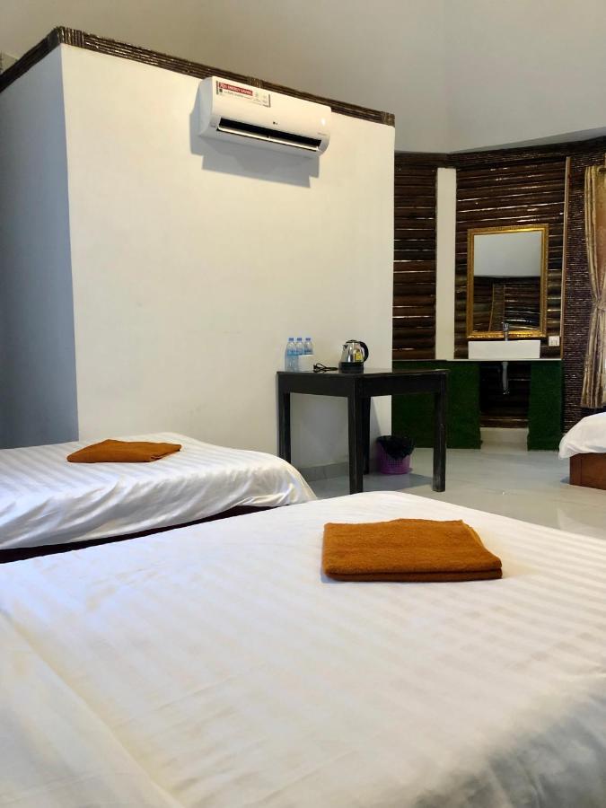 M'Pay Bay Guesthouse เกาะรงสำลน ภายนอก รูปภาพ