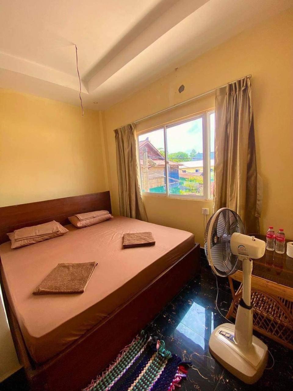 M'Pay Bay Guesthouse เกาะรงสำลน ภายนอก รูปภาพ